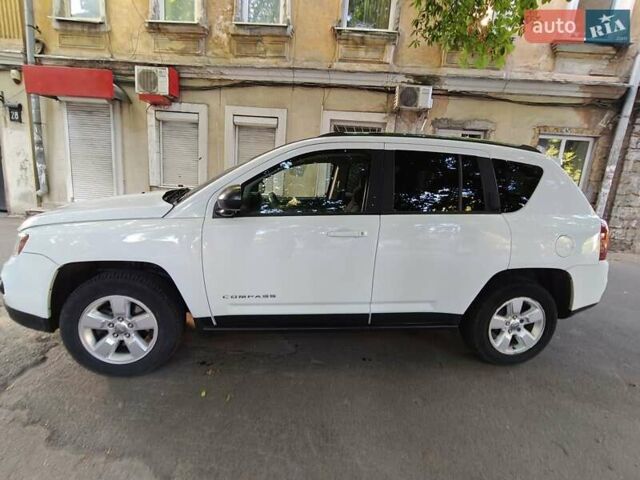 Белый Джип Компас, объемом двигателя 2 л и пробегом 337 тыс. км за 8600 $, фото 1 на Automoto.ua