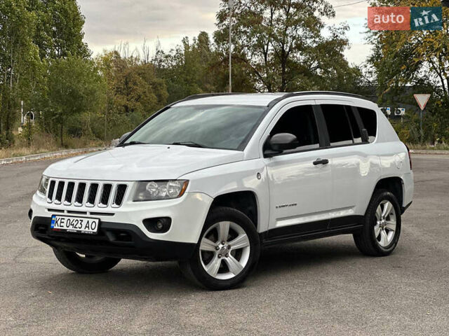 Білий Джип Compass, об'ємом двигуна 2.36 л та пробігом 142 тис. км за 9799 $, фото 2 на Automoto.ua