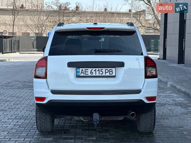 Белый Джип Компас, объемом двигателя 2.36 л и пробегом 140 тыс. км за 9800 $, фото 4 на Automoto.ua