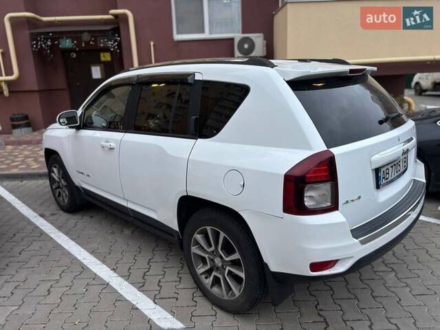 Джип Compass 2014 у Києві на Automoto.ua Білий Джип Compass, об'ємом двигуна 2.36 л та пробігом 135 тис. км за 9800 $, фото 1 на Automoto.ua