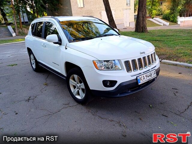 Білий Джип Compass, об'ємом двигуна 2.4 л та пробігом 208 тис. км за 9900 $, фото 1 на Automoto.ua