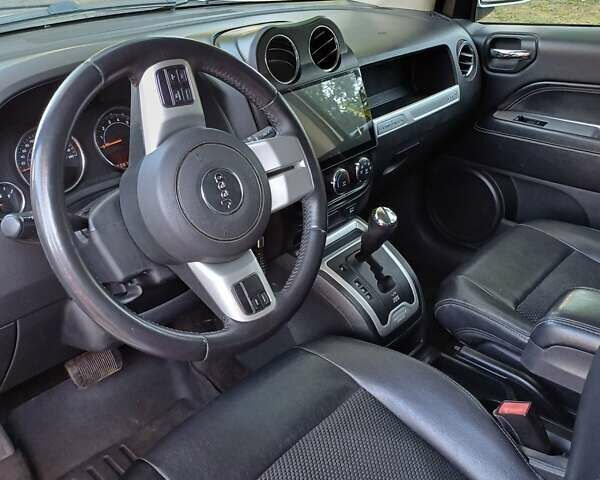 Белый Джип Компас, объемом двигателя 0 л и пробегом 208 тыс. км за 10700 $, фото 8 на Automoto.ua