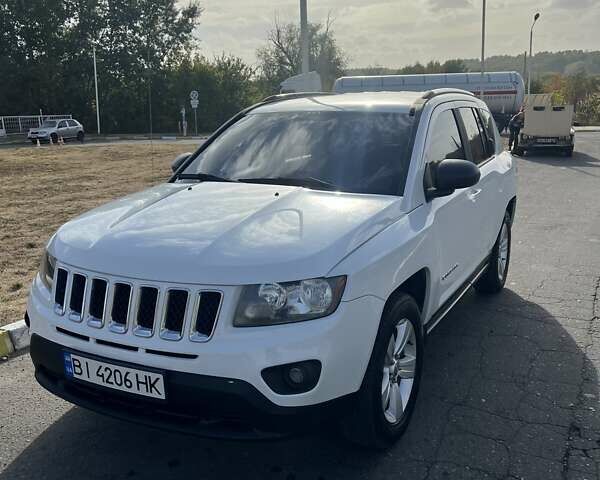 Белый Джип Компас, объемом двигателя 2.36 л и пробегом 192 тыс. км за 9900 $, фото 2 на Automoto.ua