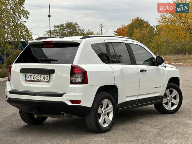 Білий Джип Compass, об'ємом двигуна 2.36 л та пробігом 142 тис. км за 9799 $, фото 5 на Automoto.ua