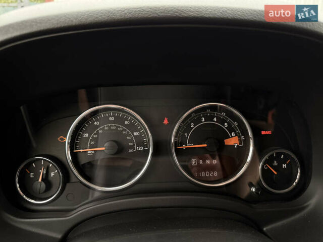 Білий Джип Compass, об'ємом двигуна 2 л та пробігом 118 тис. км за 12000 $, фото 6 на Automoto.ua