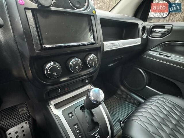 Белый Джип Компас, объемом двигателя 2.4 л и пробегом 104 тыс. км за 10900 $, фото 23 на Automoto.ua