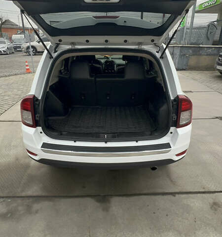 Белый Джип Компас, объемом двигателя 2.36 л и пробегом 264 тыс. км за 10700 $, фото 24 на Automoto.ua