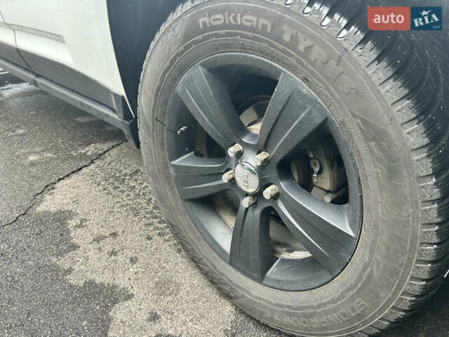 Белый Джип Компас, объемом двигателя 2.36 л и пробегом 245 тыс. км за 10700 $, фото 18 на Automoto.ua