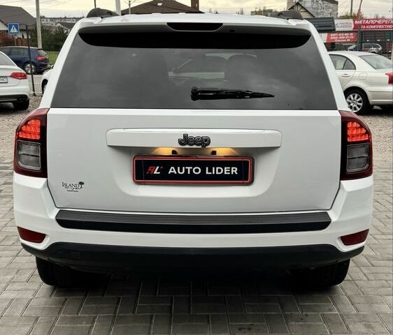 Білий Джип Compass, об'ємом двигуна 2.4 л та пробігом 122 тис. км за 10900 $, фото 4 на Automoto.ua