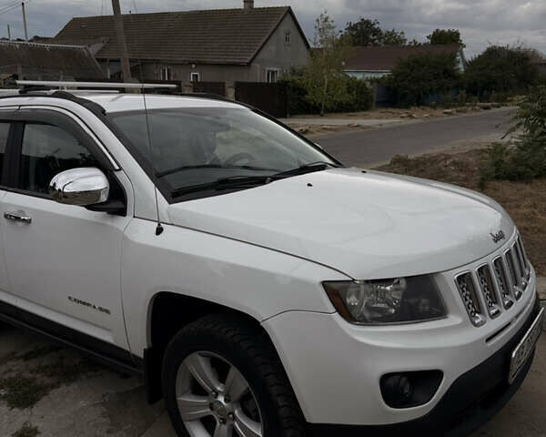 Білий Джип Compass, об'ємом двигуна 2 л та пробігом 118 тис. км за 12000 $, фото 9 на Automoto.ua