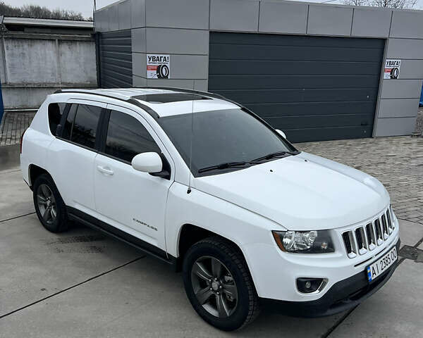 Белый Джип Компас, объемом двигателя 2.36 л и пробегом 264 тыс. км за 10700 $, фото 4 на Automoto.ua