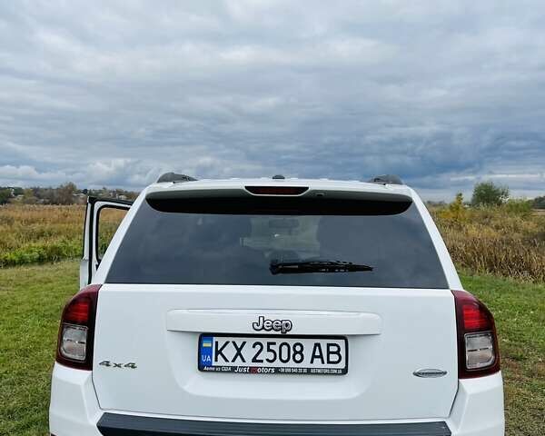 Белый Джип Компас, объемом двигателя 2.36 л и пробегом 152 тыс. км за 10500 $, фото 2 на Automoto.ua