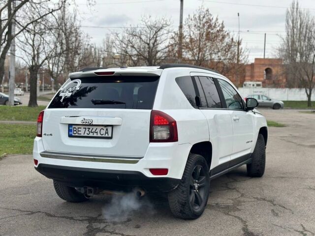 Білий Джип Compass, об'ємом двигуна 2.4 л та пробігом 200 тис. км за 8800 $, фото 2 на Automoto.ua