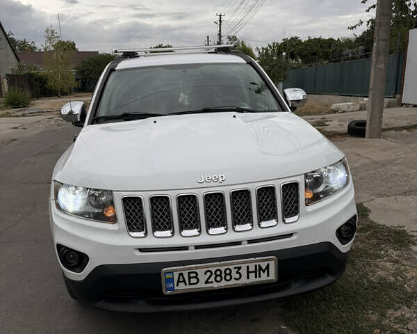 Білий Джип Compass, об'ємом двигуна 2 л та пробігом 118 тис. км за 12000 $, фото 1 на Automoto.ua