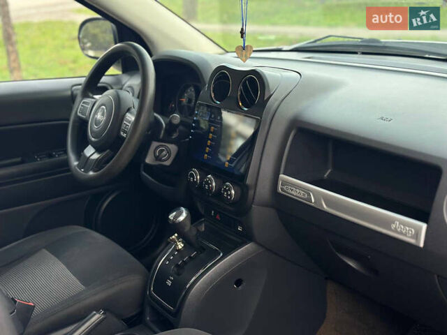 Белый Джип Компас, объемом двигателя 2.36 л и пробегом 245 тыс. км за 8800 $, фото 7 на Automoto.ua