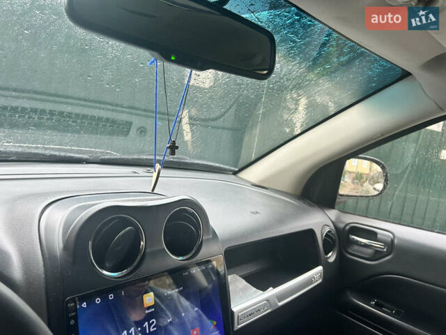 Белый Джип Компас, объемом двигателя 2.36 л и пробегом 245 тыс. км за 10700 $, фото 5 на Automoto.ua