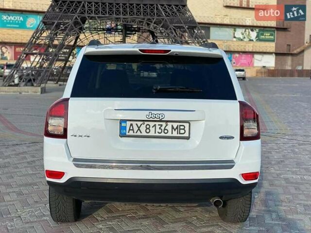 Білий Джип Compass, об'ємом двигуна 2.4 л та пробігом 174 тис. км за 10300 $, фото 6 на Automoto.ua