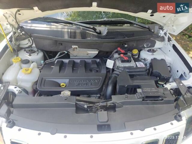 Білий Джип Compass, об'ємом двигуна 2.36 л та пробігом 93 тис. км за 11800 $, фото 9 на Automoto.ua