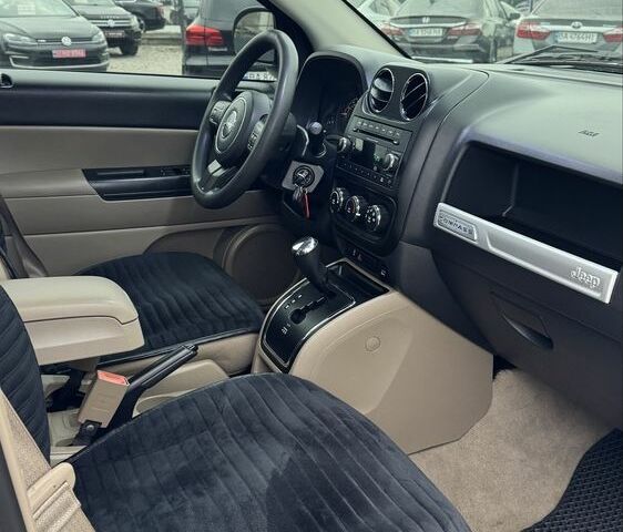 Білий Джип Compass, об'ємом двигуна 2.4 л та пробігом 122 тис. км за 10900 $, фото 17 на Automoto.ua