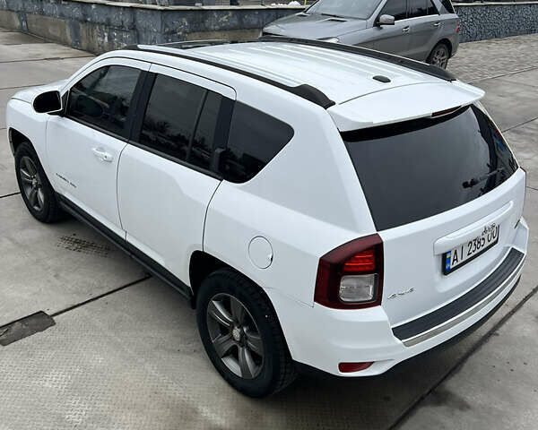 Белый Джип Компас, объемом двигателя 2.36 л и пробегом 264 тыс. км за 10700 $, фото 10 на Automoto.ua