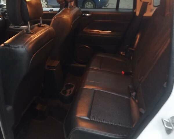 Белый Джип Компас, объемом двигателя 2.36 л и пробегом 296 тыс. км за 9000 $, фото 6 на Automoto.ua