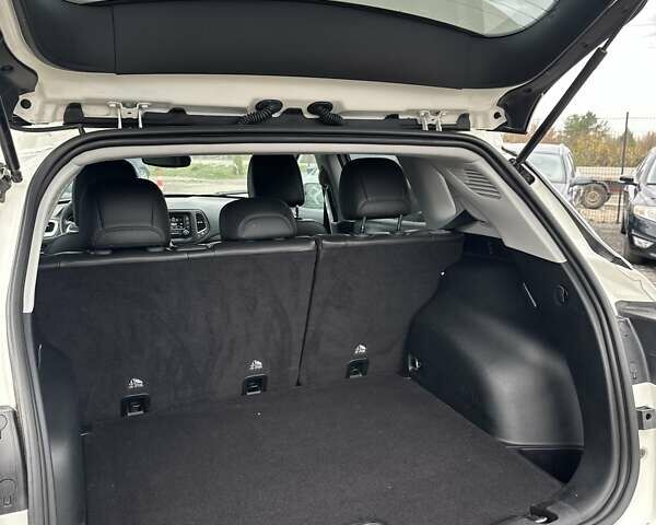 Джип Компас 2015 в Буче на Automoto.ua Белый Джип Компас, объемом двигателя 2.4 л и пробегом 46 тыс. км за 15500 $, фото 15 на Automoto.ua