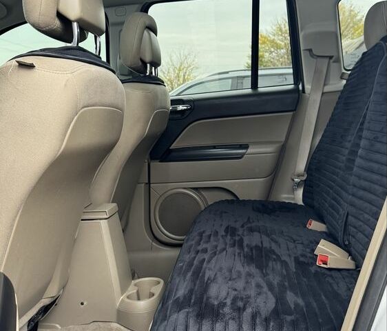 Білий Джип Compass, об'ємом двигуна 2.4 л та пробігом 122 тис. км за 10900 $, фото 14 на Automoto.ua