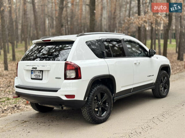 Белый Джип Компас, объемом двигателя 2.4 л и пробегом 104 тыс. км за 10900 $, фото 10 на Automoto.ua