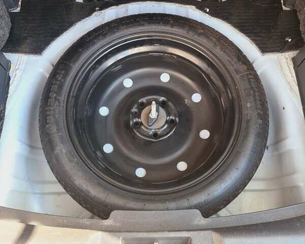 Джип Компас 2015 в Конотопе на Automoto.ua Белый Джип Компас, объемом двигателя 2.36 л и пробегом 114 тыс. км за 12900 $, фото 16 на Automoto.ua