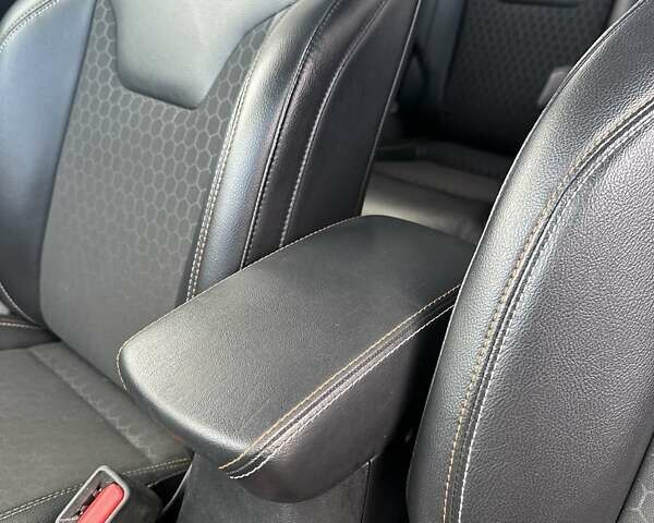 Джип Компас 2015 в Буче на Automoto.ua Белый Джип Компас, объемом двигателя 2.4 л и пробегом 46 тыс. км за 15500 $, фото 37 на Automoto.ua