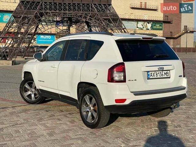 Білий Джип Compass, об'ємом двигуна 2.4 л та пробігом 174 тис. км за 10300 $, фото 5 на Automoto.ua