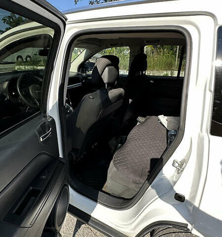 Белый Джип Компас, объемом двигателя 2 л и пробегом 135 тыс. км за 10499 $, фото 9 на Automoto.ua