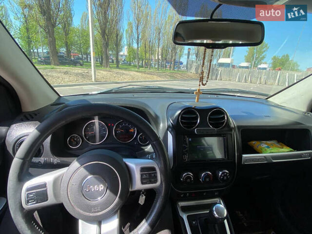 Белый Джип Компас, объемом двигателя 2 л и пробегом 209 тыс. км за 9200 $, фото 8 на Automoto.ua