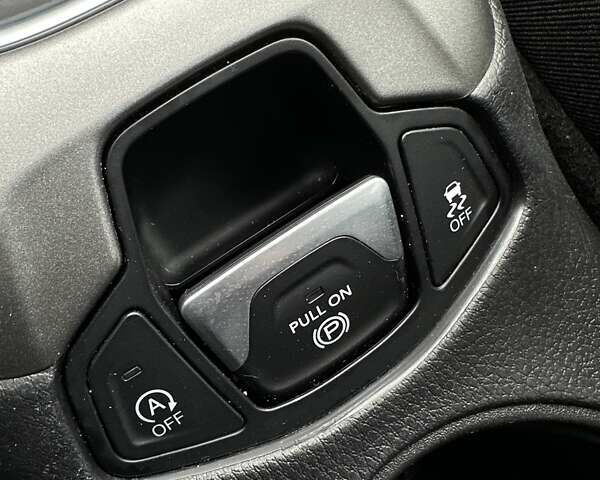 Джип Компас 2015 в Буче на Automoto.ua Белый Джип Компас, объемом двигателя 2.4 л и пробегом 46 тыс. км за 15500 $, фото 35 на Automoto.ua