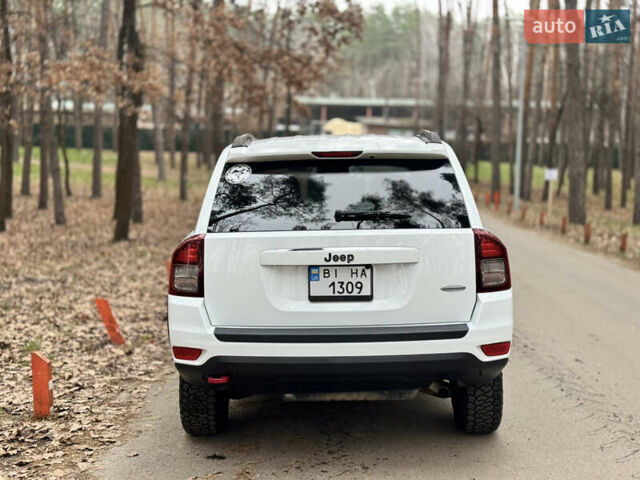 Белый Джип Компас, объемом двигателя 2.4 л и пробегом 104 тыс. км за 10900 $, фото 12 на Automoto.ua