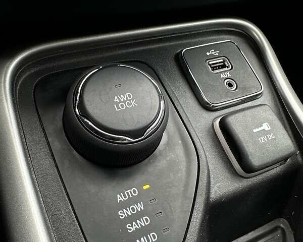 Джип Компас 2015 в Буче на Automoto.ua Белый Джип Компас, объемом двигателя 2.4 л и пробегом 46 тыс. км за 15500 $, фото 33 на Automoto.ua