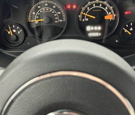 Білий Джип Compass, об'ємом двигуна 2.4 л та пробігом 122 тис. км за 10900 $, фото 12 на Automoto.ua