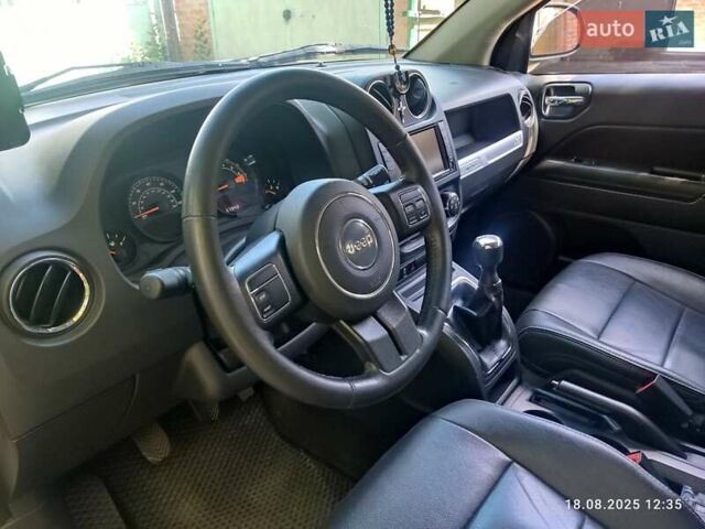 Білий Джип Compass, об'ємом двигуна 2.36 л та пробігом 93 тис. км за 11800 $, фото 2 на Automoto.ua