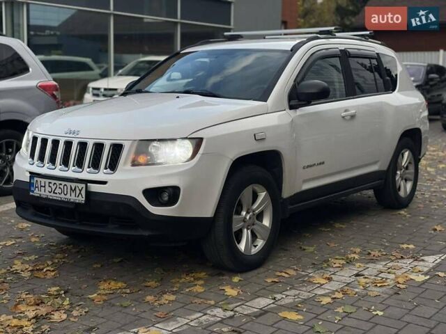 Джип Compass 2016 у Дніпро (Дніпропетровську) на Automoto.ua Білий Джип Compass, об'ємом двигуна 2.36 л та пробігом 246 тис. км за 9900 $, фото 7 на Automoto.ua
