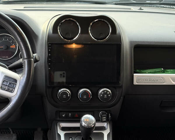 Белый Джип Компас, объемом двигателя 2 л и пробегом 115 тыс. км за 13000 $, фото 4 на Automoto.ua