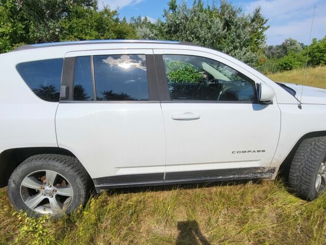 Білий Джип Compass, об'ємом двигуна 2.4 л та пробігом 130 тис. км за 308 $, фото 2 на Automoto.ua