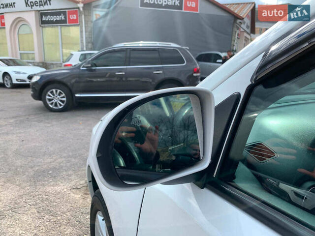 Джип Compass 2016 у Вінниці на Automoto.ua Білий Джип Compass, об'ємом двигуна 2.4 л та пробігом 133 тис. км за 11890 $, фото 32 на Automoto.ua