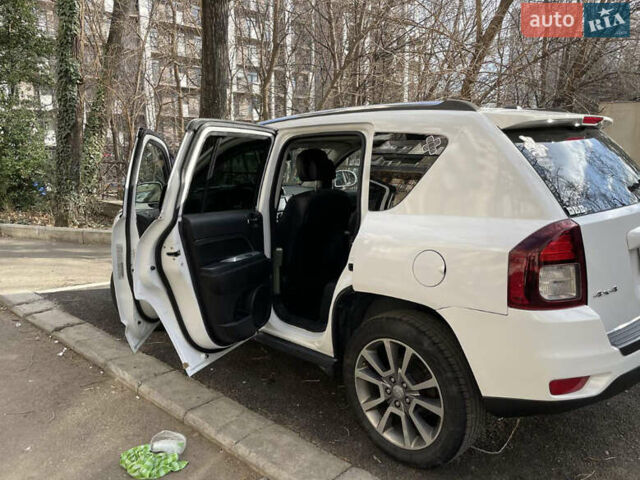 Білий Джип Compass, об'ємом двигуна 2.36 л та пробігом 166 тис. км за 9500 $, фото 7 на Automoto.ua
