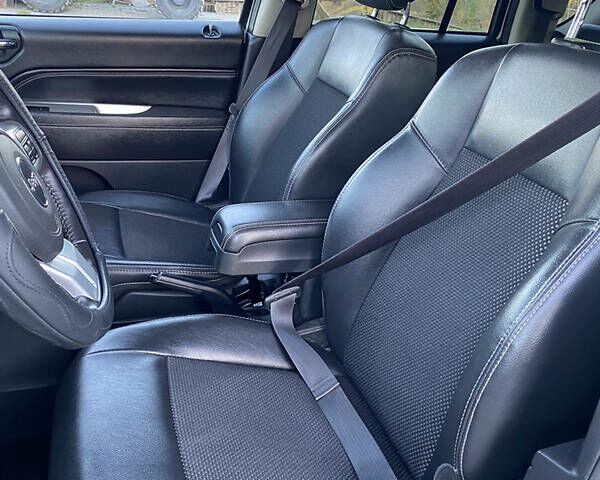 Белый Джип Компас, объемом двигателя 2.4 л и пробегом 165 тыс. км за 10900 $, фото 9 на Automoto.ua