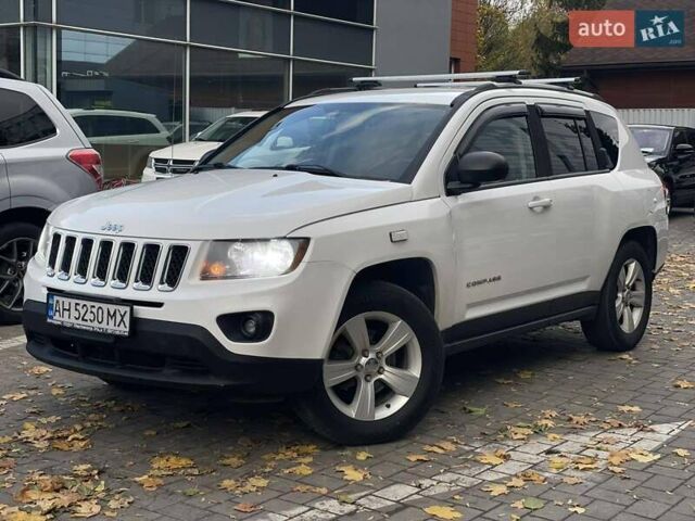 Джип Compass 2016 у Дніпро (Дніпропетровську) на Automoto.ua Білий Джип Compass, об'ємом двигуна 2.36 л та пробігом 246 тис. км за 9900 $, фото 2 на Automoto.ua