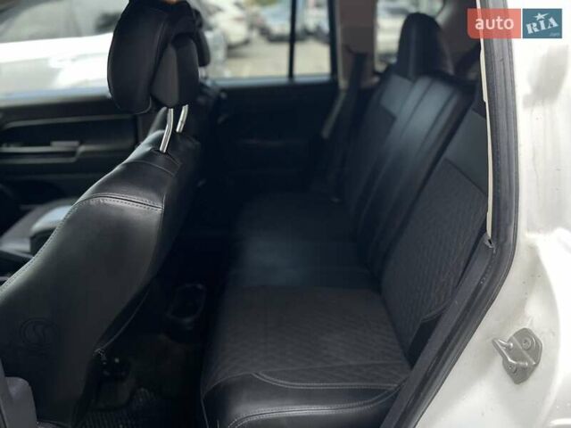 Джип Compass 2016 у Дніпро (Дніпропетровську) на Automoto.ua Білий Джип Compass, об'ємом двигуна 2.36 л та пробігом 246 тис. км за 9900 $, фото 19 на Automoto.ua