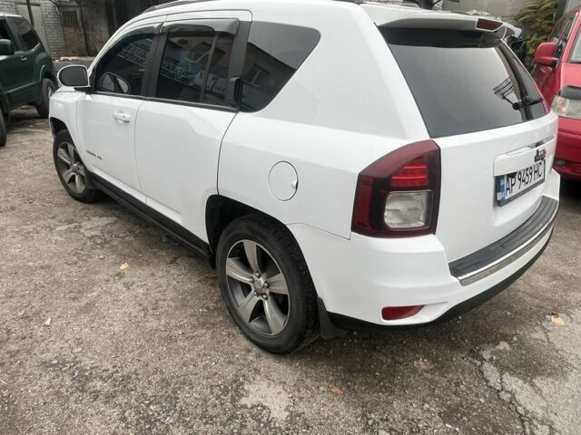 Білий Джип Compass, об'ємом двигуна 2 л та пробігом 126 тис. км за 12000 $, фото 3 на Automoto.ua