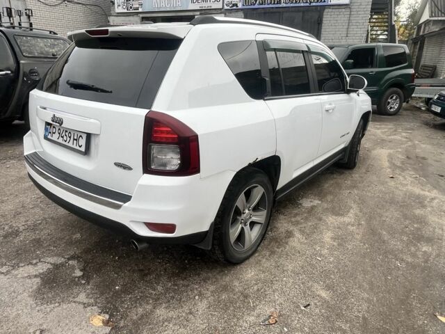 Білий Джип Compass, об'ємом двигуна 2 л та пробігом 126 тис. км за 12000 $, фото 2 на Automoto.ua
