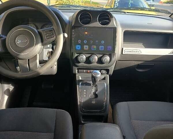 Джип Compass 2016 у Києві на Automoto.ua Білий Джип Compass, об'ємом двигуна 2 л та пробігом 150 тис. км за 10000 $, фото 13 на Automoto.ua