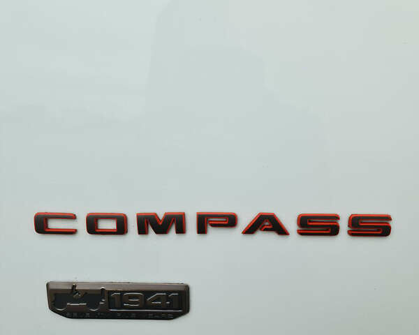 Белый Джип Компас, объемом двигателя 2.4 л и пробегом 135 тыс. км за 12500 $, фото 19 на Automoto.ua
